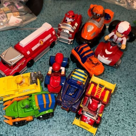 Paw Patrol vehicle bundle 10 pcs diecast hotwheels plastic  12337 - Picture 1 of 1